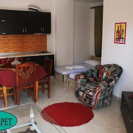 Gasthof Helpet Radhimë