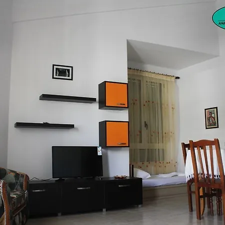 Helpet Gasthof Radhimë