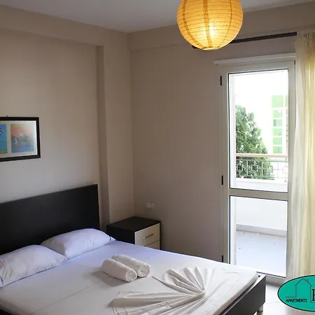 Pensjonat Helpet Radhimë